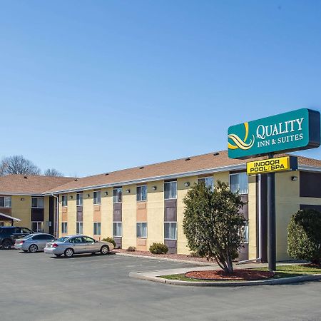 Quality Inn&Suites West Bend Exterior foto